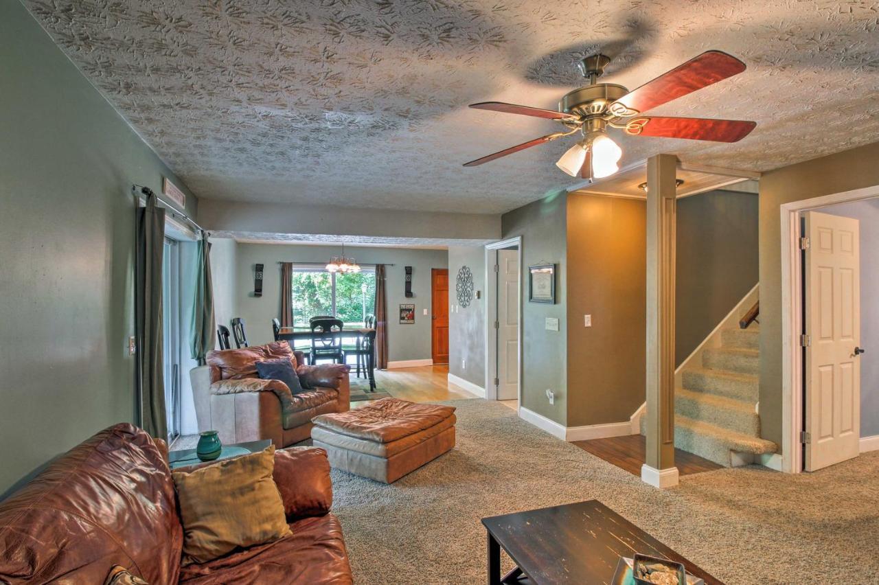 Spacious Georgia Getaway With Dock On Lake Lanier! Gainesville Bagian luar foto